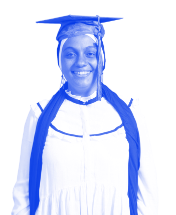 Finissante regardant vers la caméra